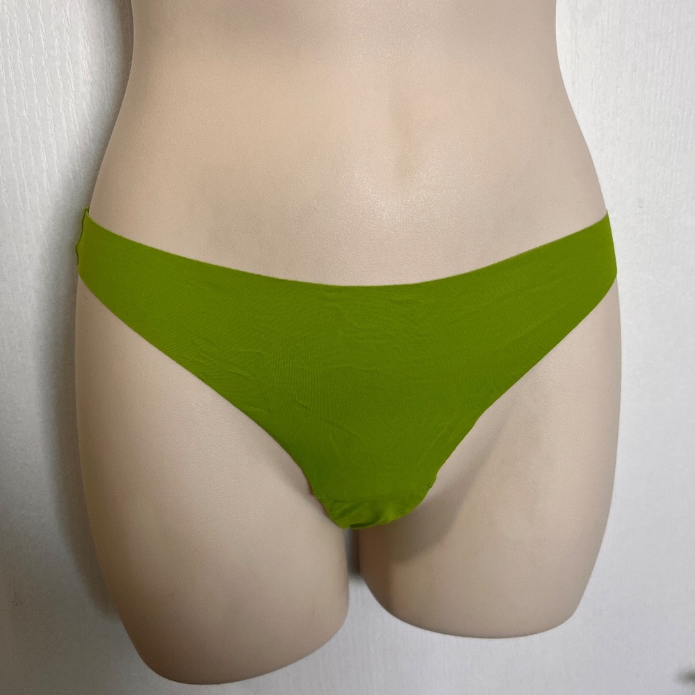 NWOT 3VS Very sexy no show thong multi SzM